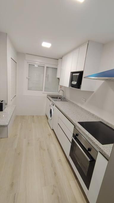 Precioso Apartamento Frente A La Playa Торе дел Мар Екстериор снимка