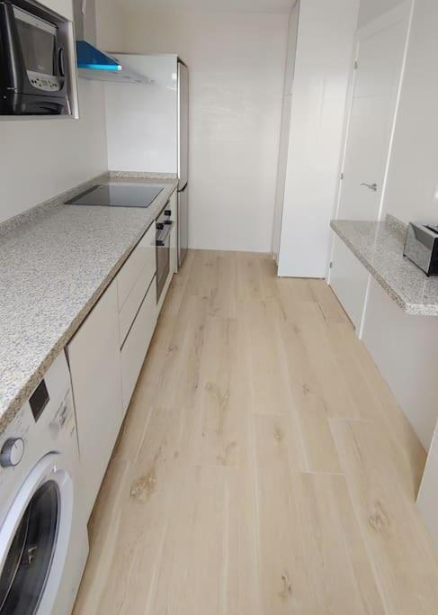 Precioso Apartamento Frente A La Playa Торе дел Мар Екстериор снимка