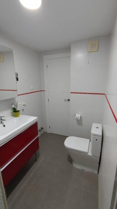 Precioso Apartamento Frente A La Playa Торе дел Мар Екстериор снимка
