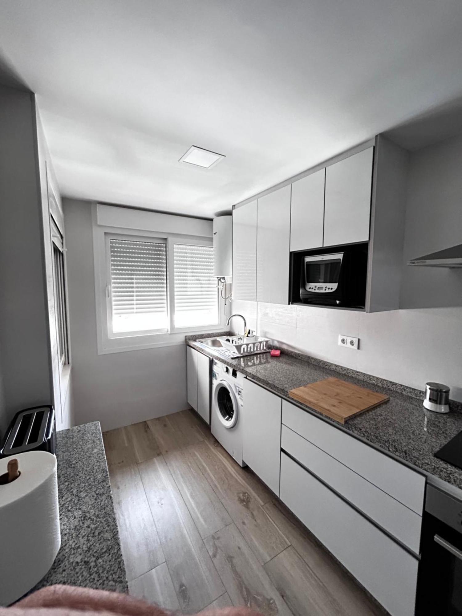 Precioso Apartamento Frente A La Playa Торе дел Мар Екстериор снимка